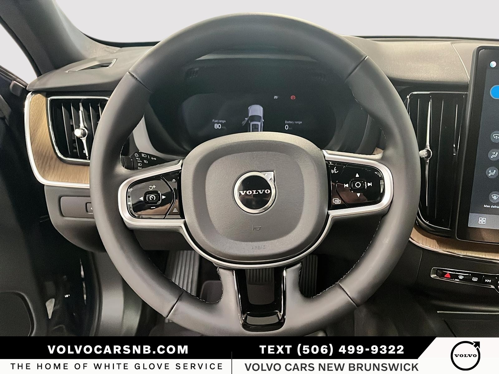 2026 Volvo XC60 Plug-In Hybrid T8 Core Dark Theme
