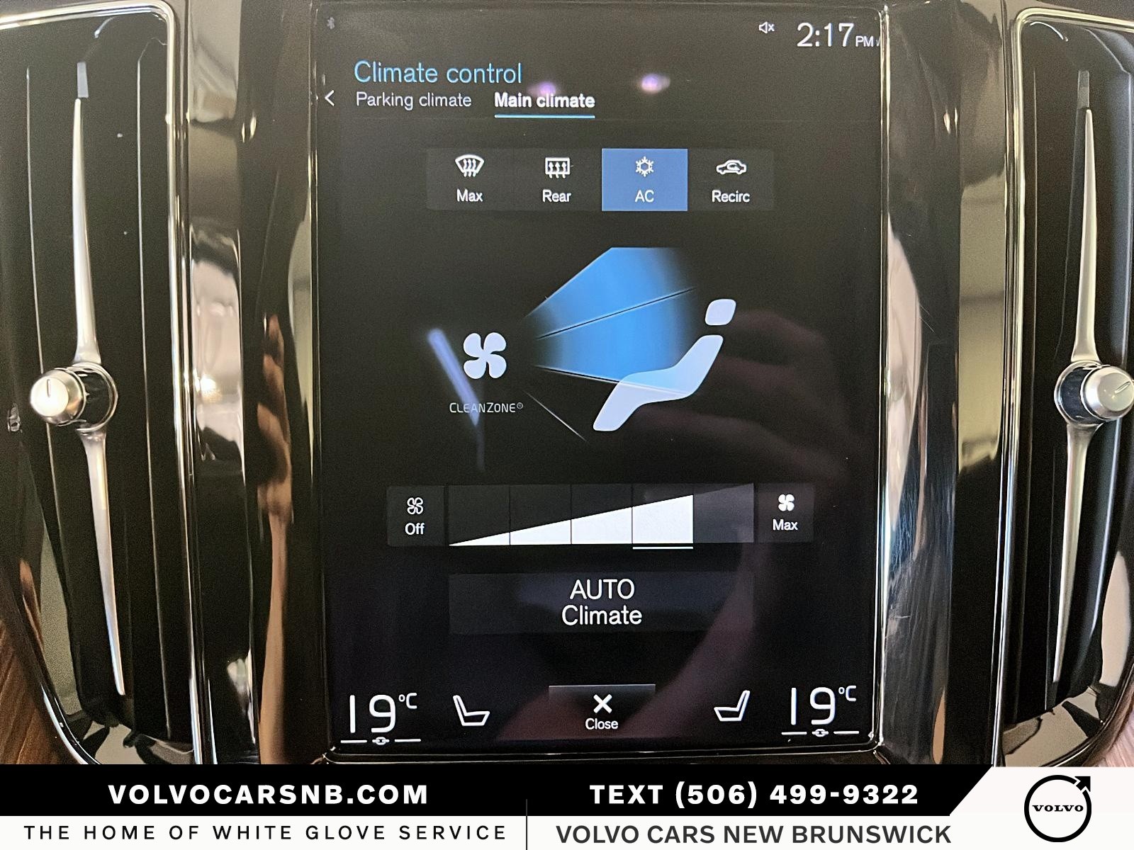 2021 Volvo XC60 Recharge Plug-In Hybrid T8 Inscription Expression