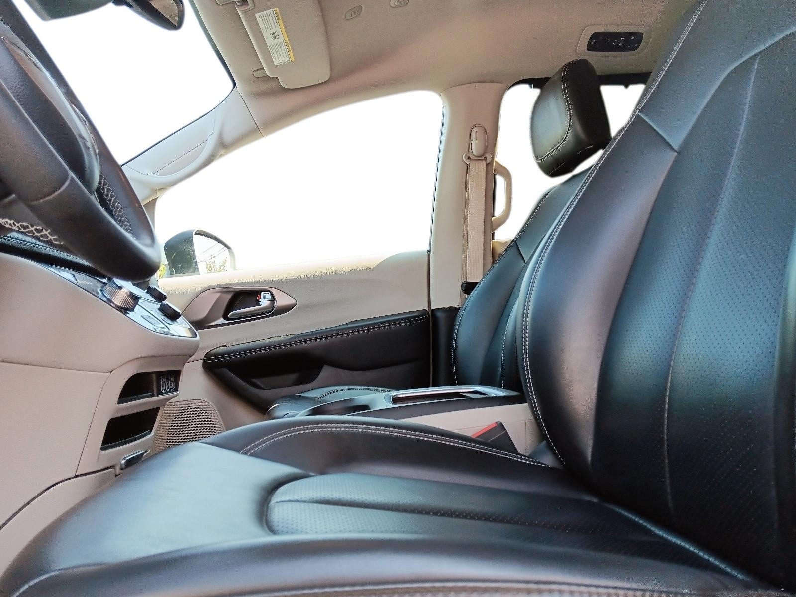 2023 Chrysler Pacifica Touring-L