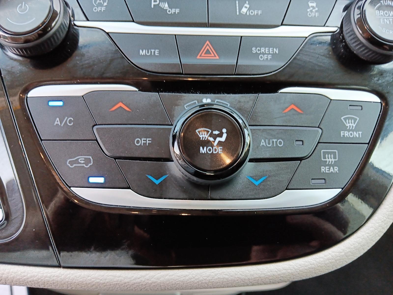 2023 Chrysler Pacifica Touring-L