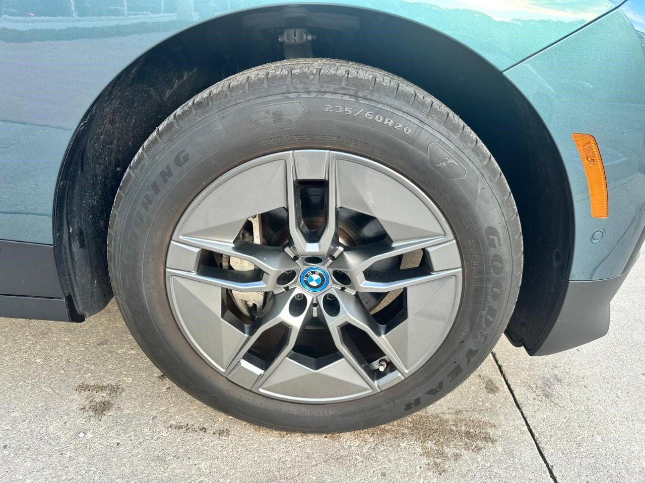 2023 BMW iX xDrive40, Toronto, Cash