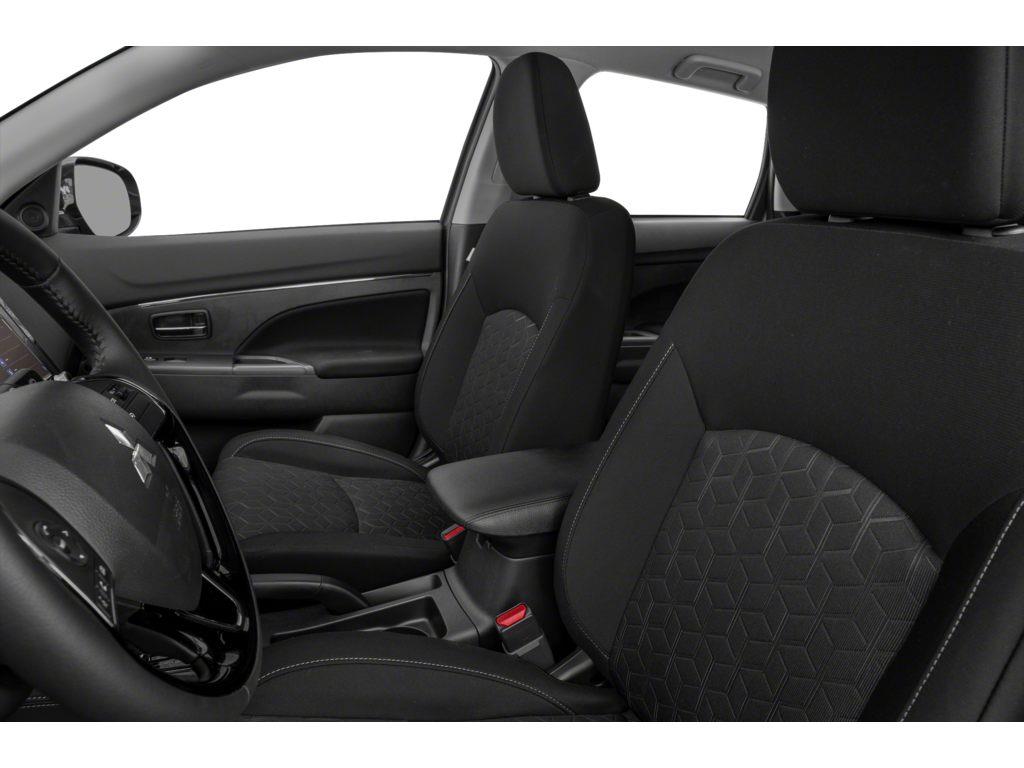 2025 Mitsubishi RVR SE