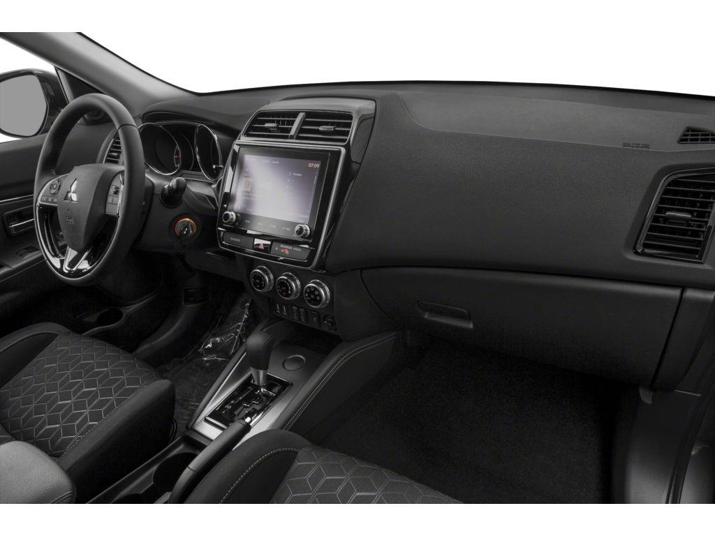 2025 Mitsubishi RVR SE