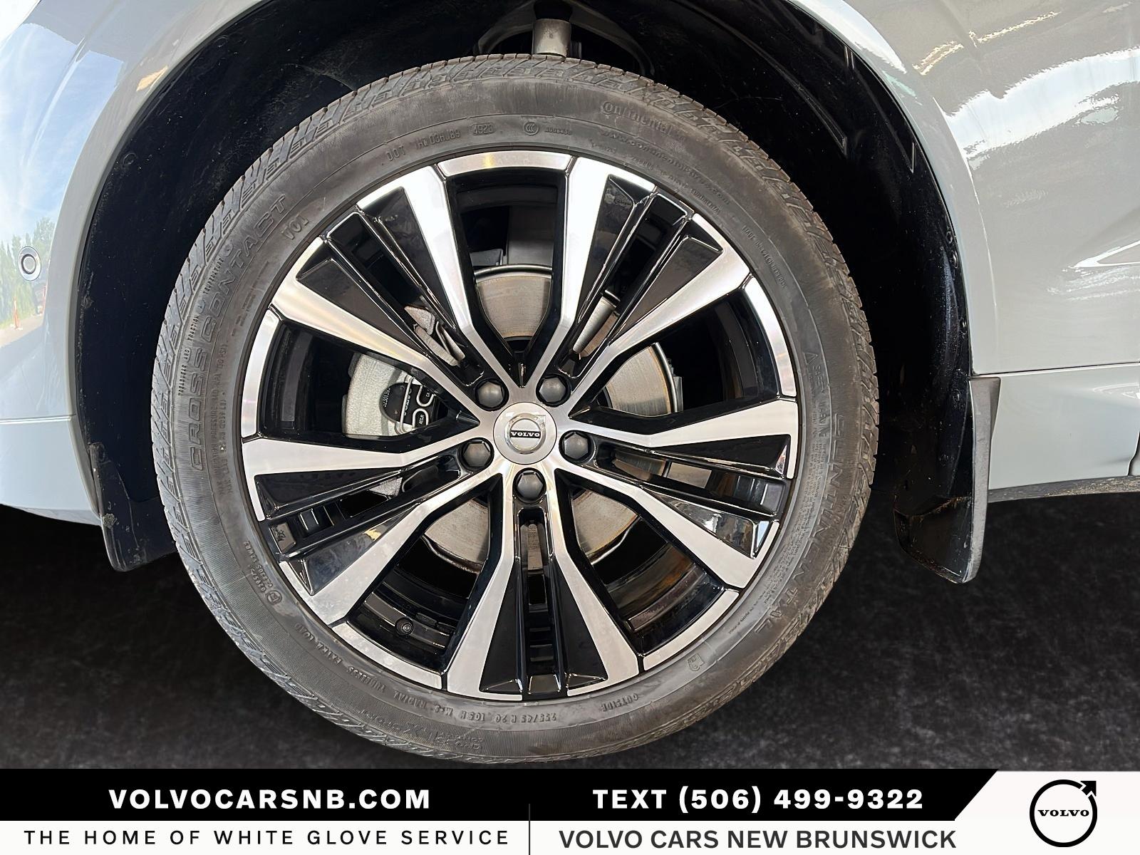 2024 Volvo XC60 B5 Plus Dark Theme