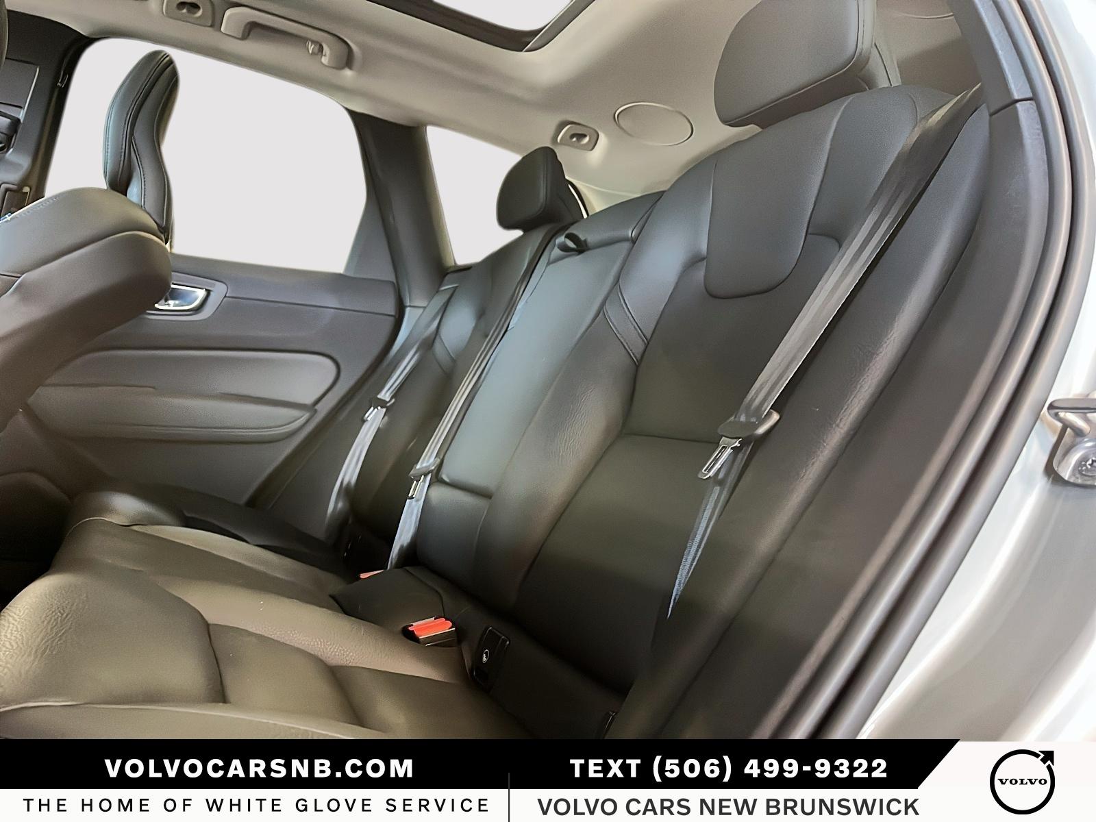 2024 Volvo XC60 B5 Plus Dark Theme