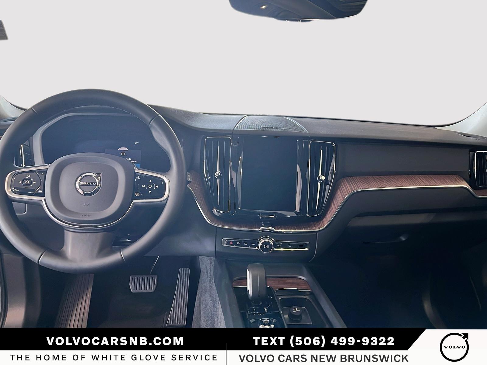 2024 Volvo XC60 B5 Plus Dark Theme