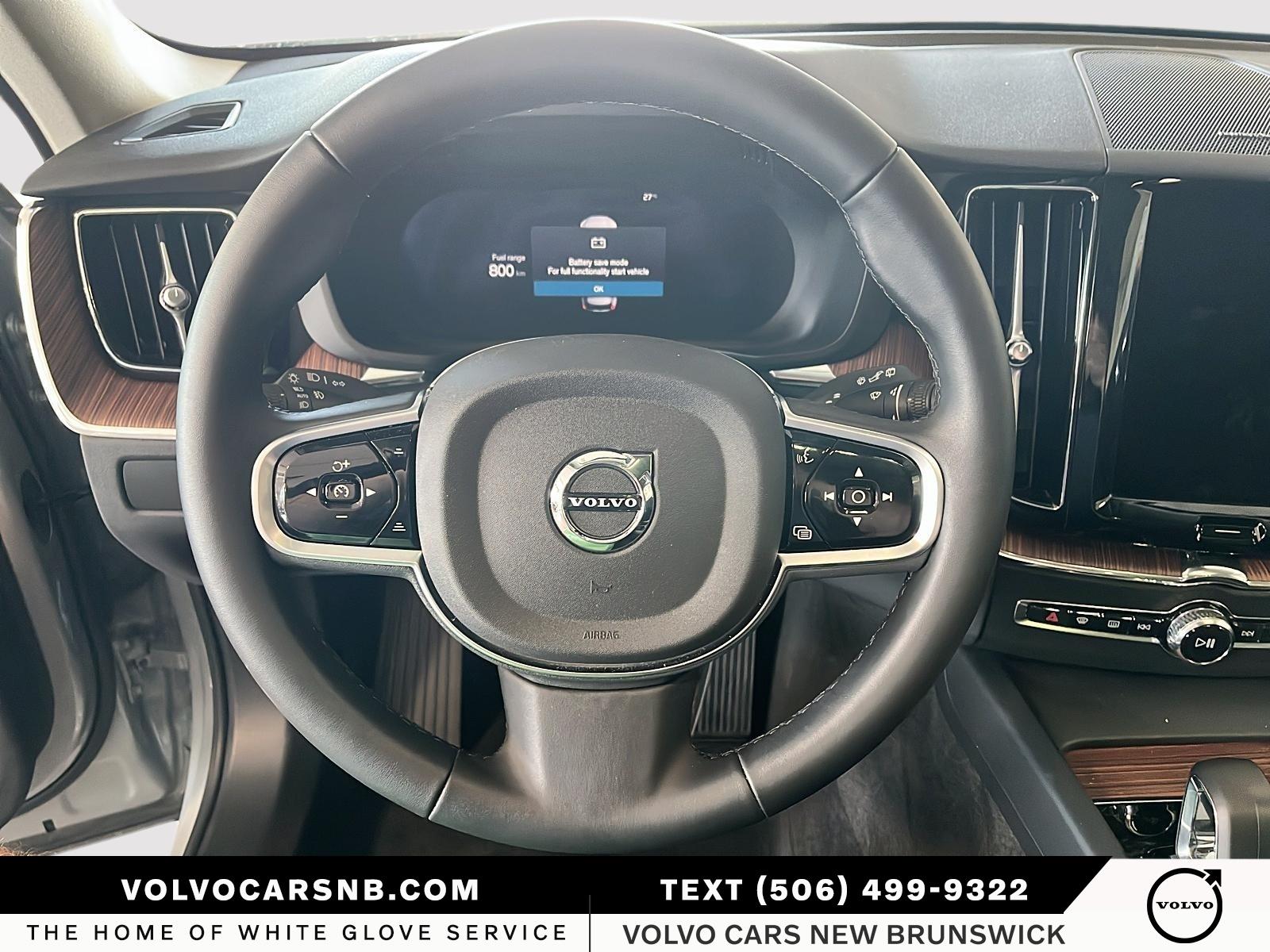 2024 Volvo XC60 B5 Plus Dark Theme