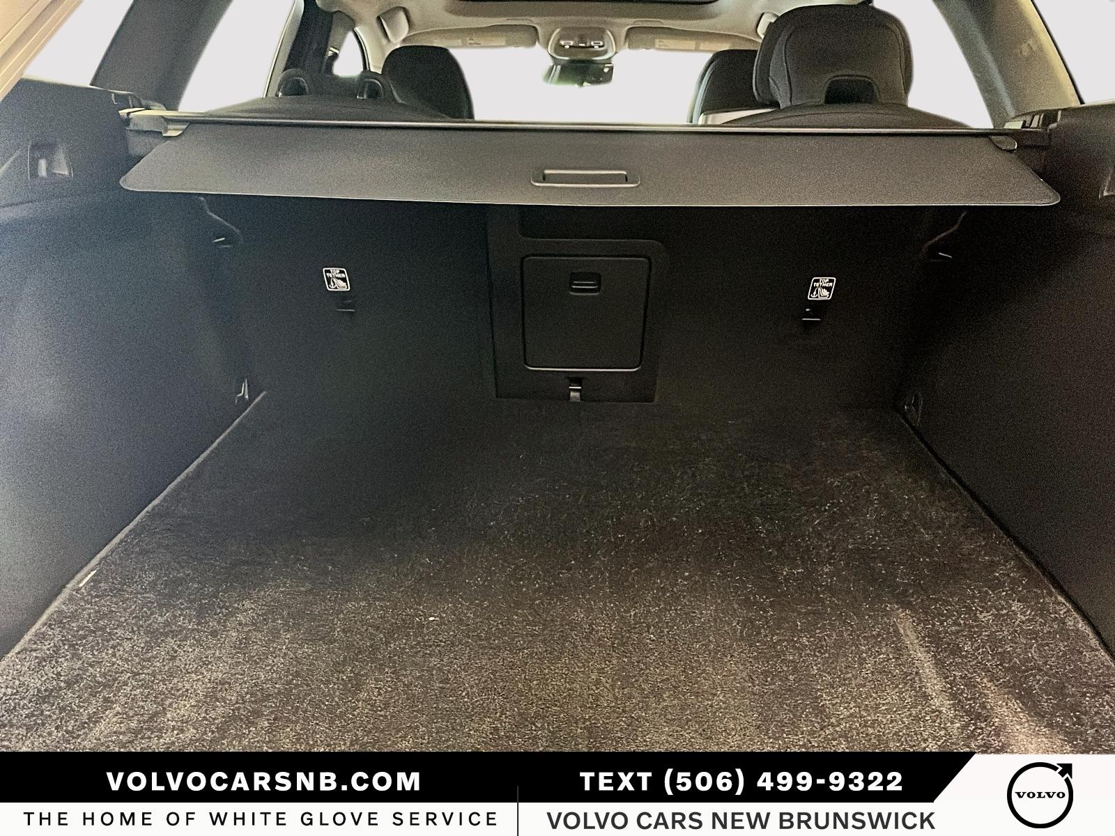 2026 Volvo XC60 B5 Core Dark Theme