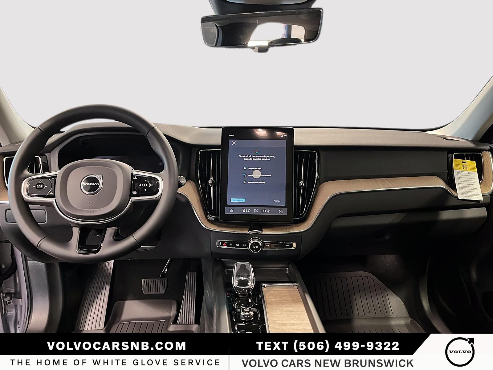 2026 Volvo XC60 B5 Core Dark Theme