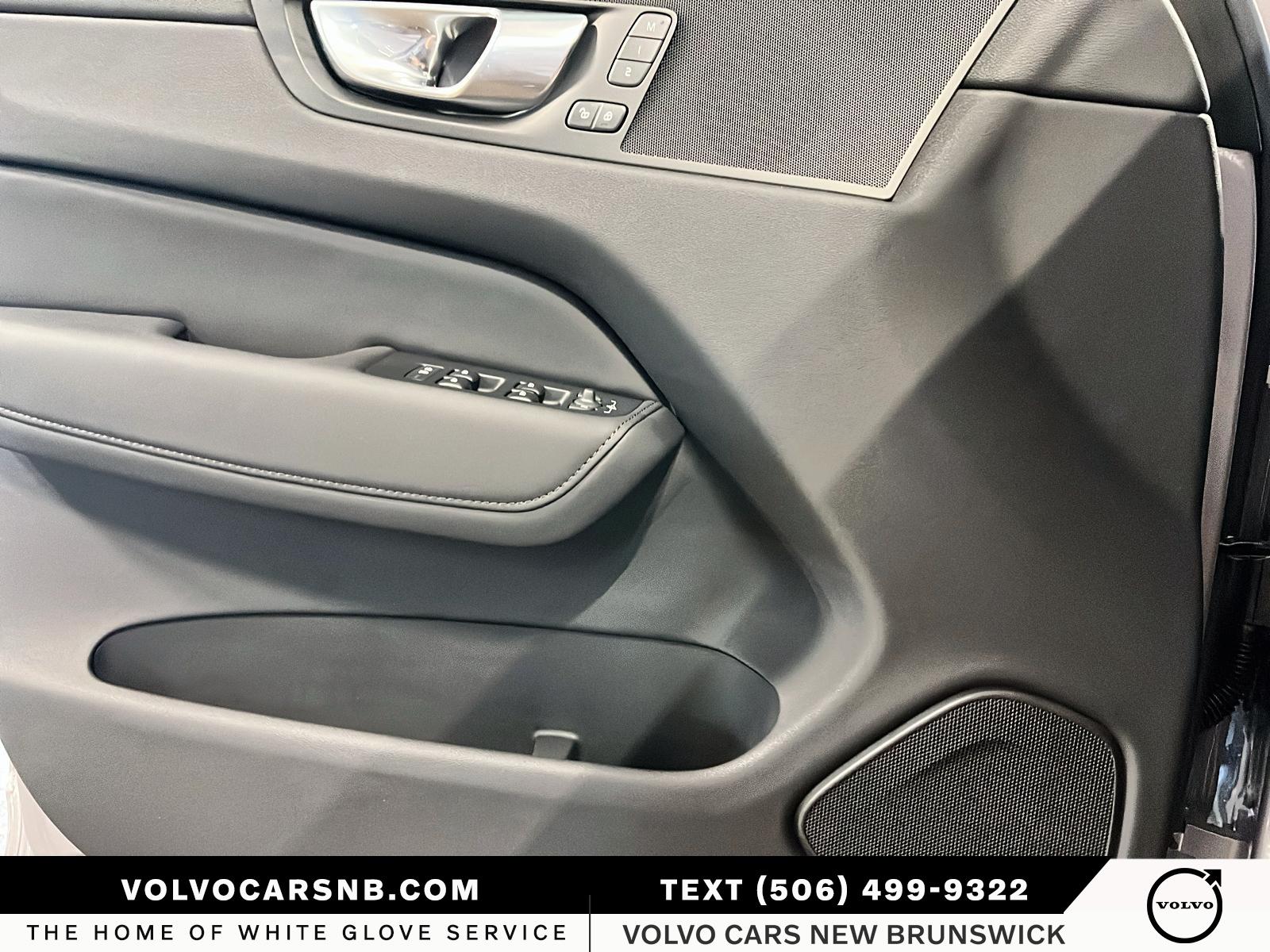 2026 Volvo XC60 B5 Core Dark Theme