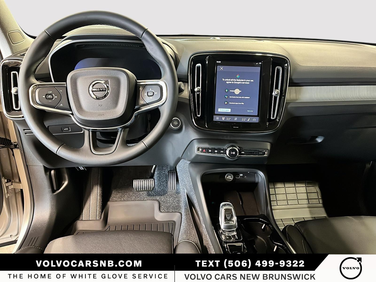 2026 Volvo XC40 B5 Ultra Dark Theme