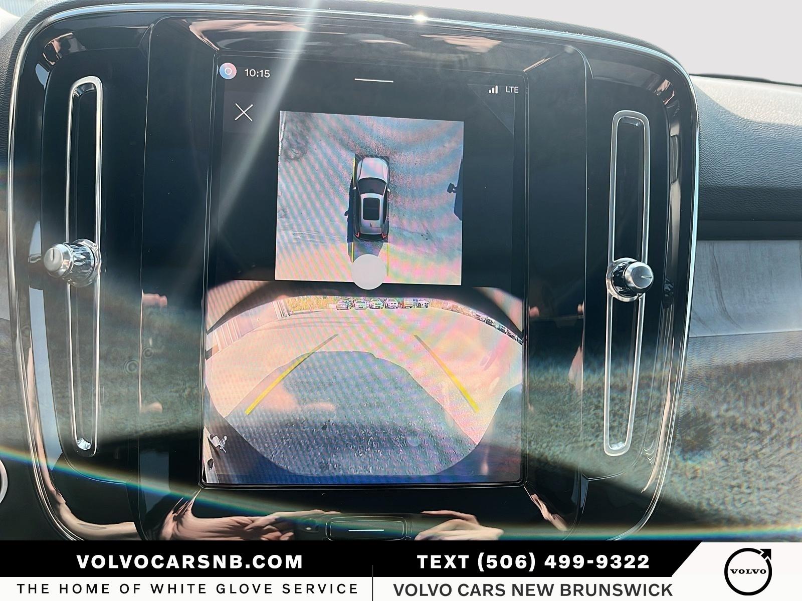 2026 Volvo XC40 B5 Ultra Dark Theme