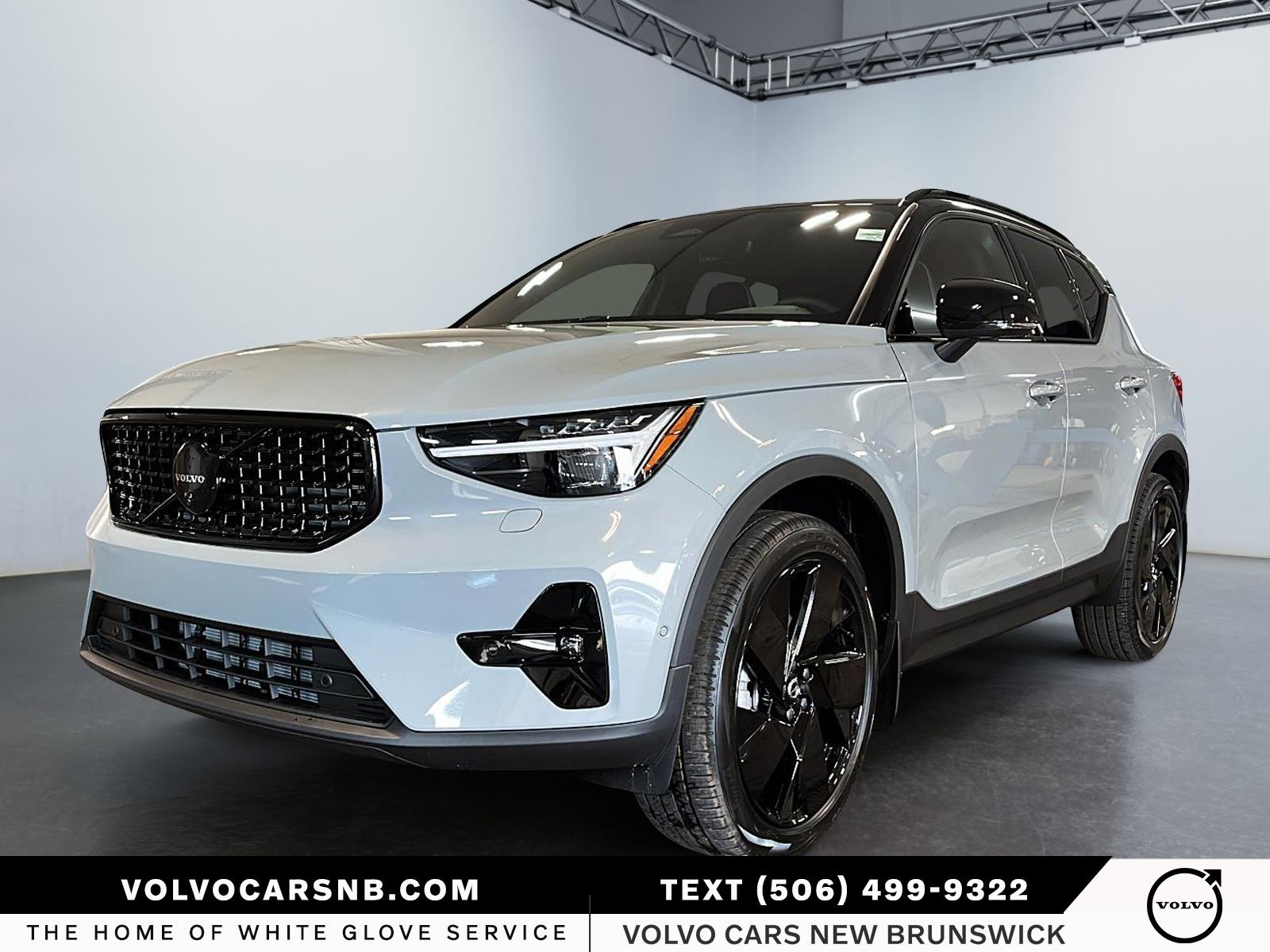 2026 Volvo XC40  B5 Ultra Black Edition