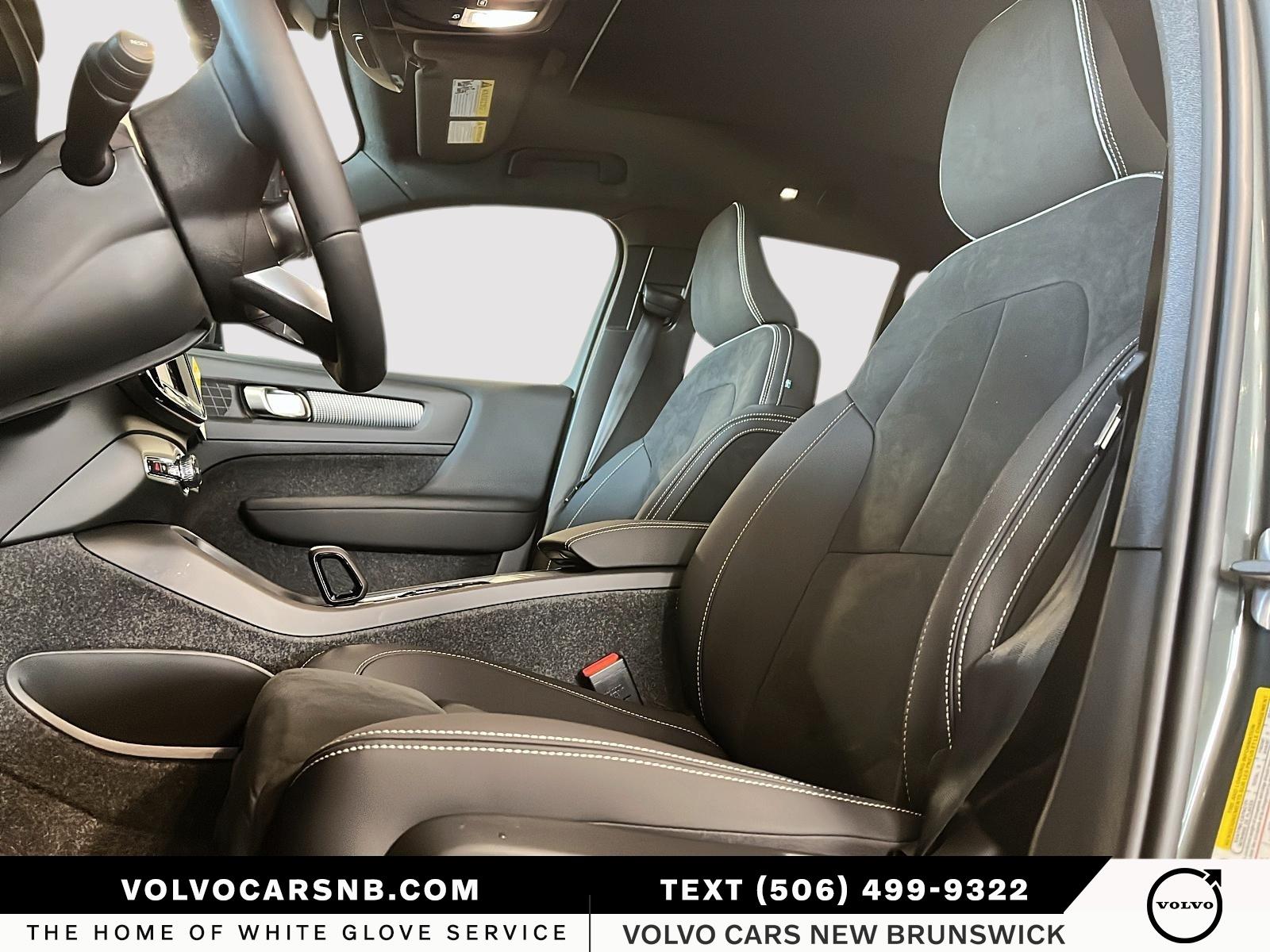 2026 Volvo XC40 B5 Plus Dark Theme