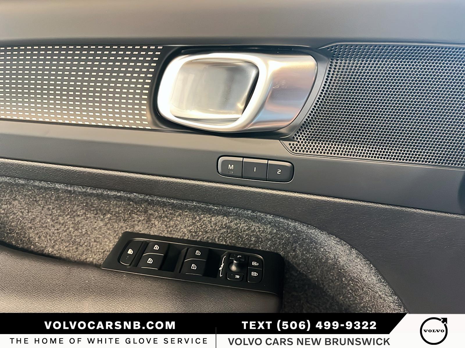 2026 Volvo XC40 B5 Plus Dark Theme