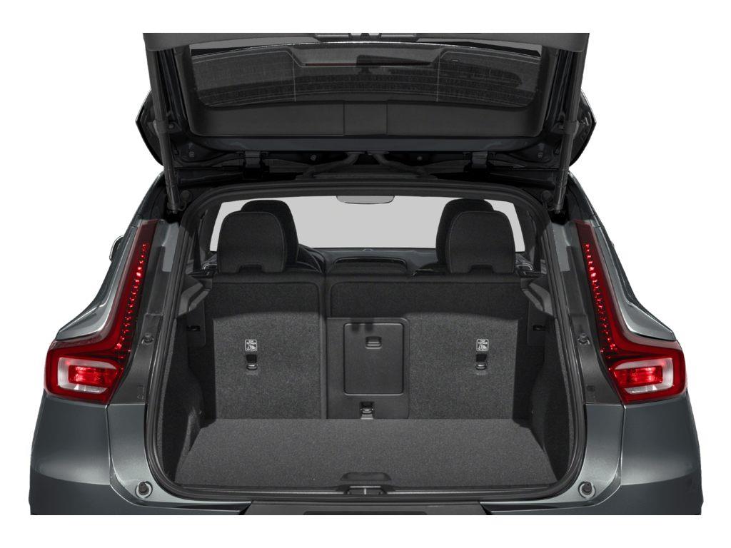 2026 Volvo XC40 B5 Plus Dark Theme