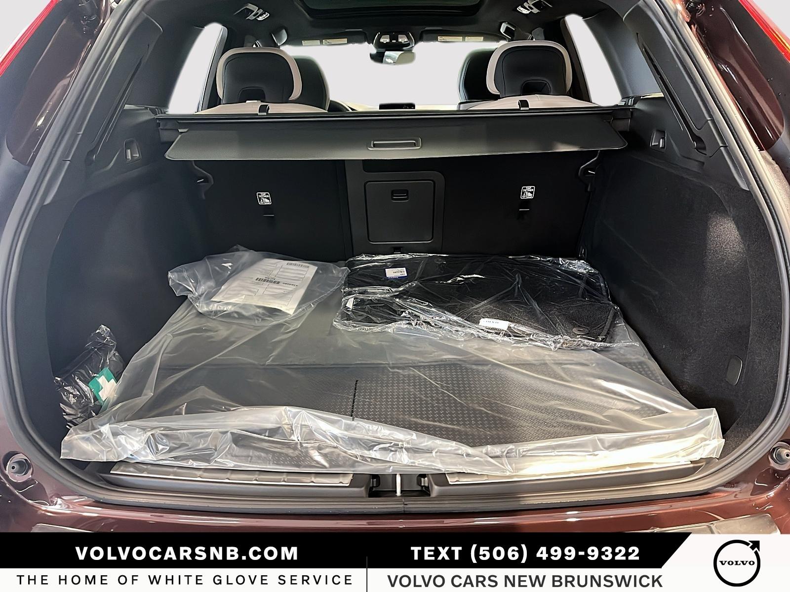 2026 Volvo XC60 B5 Plus Dark Theme