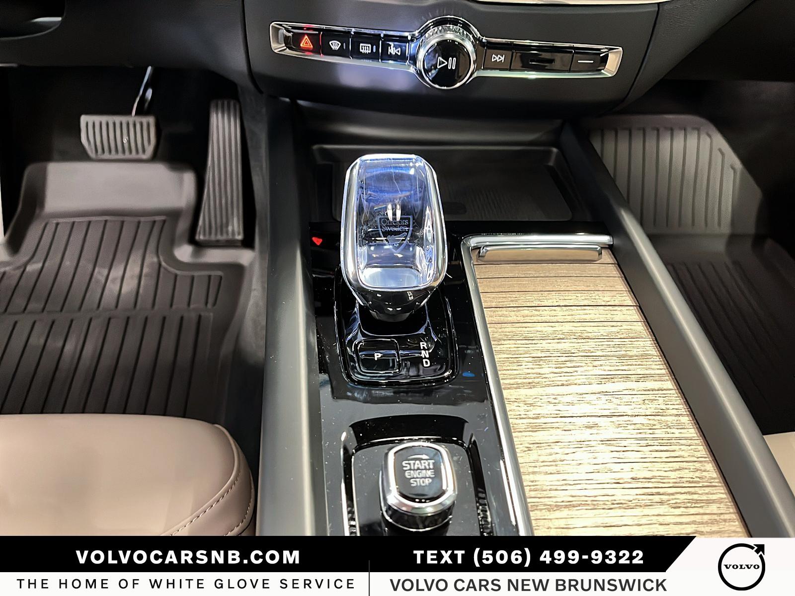 2026 Volvo XC60 B5 Plus Dark Theme