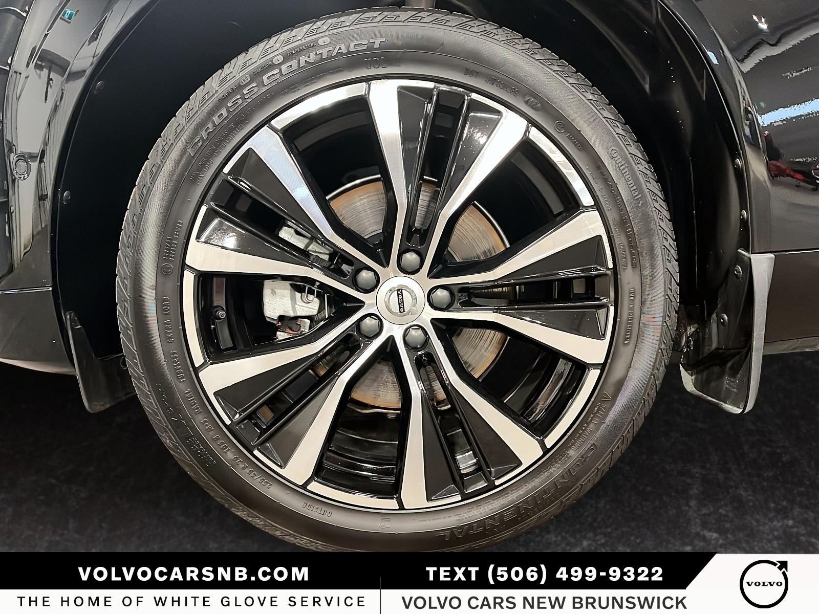 2024 Volvo XC60 B5 Plus Dark Theme