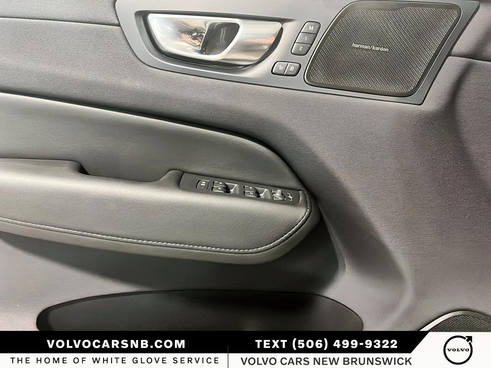 2024 Volvo XC60 B5 Plus Dark Theme