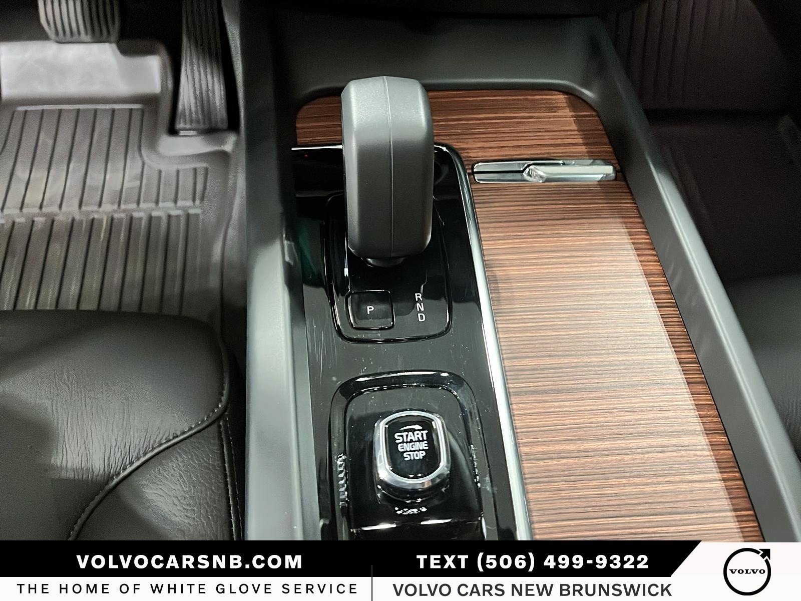 2024 Volvo XC60 B5 Plus Dark Theme
