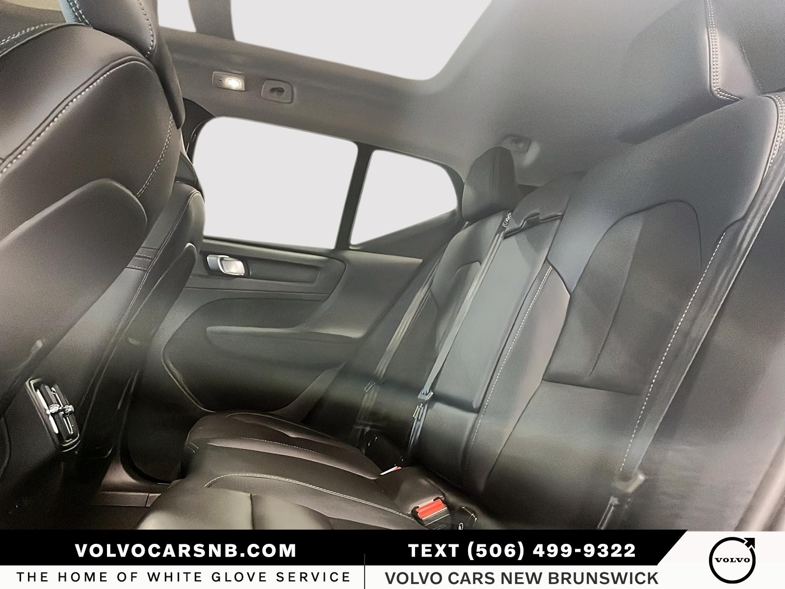 2025 Volvo XC40 B5 Plus Dark Theme