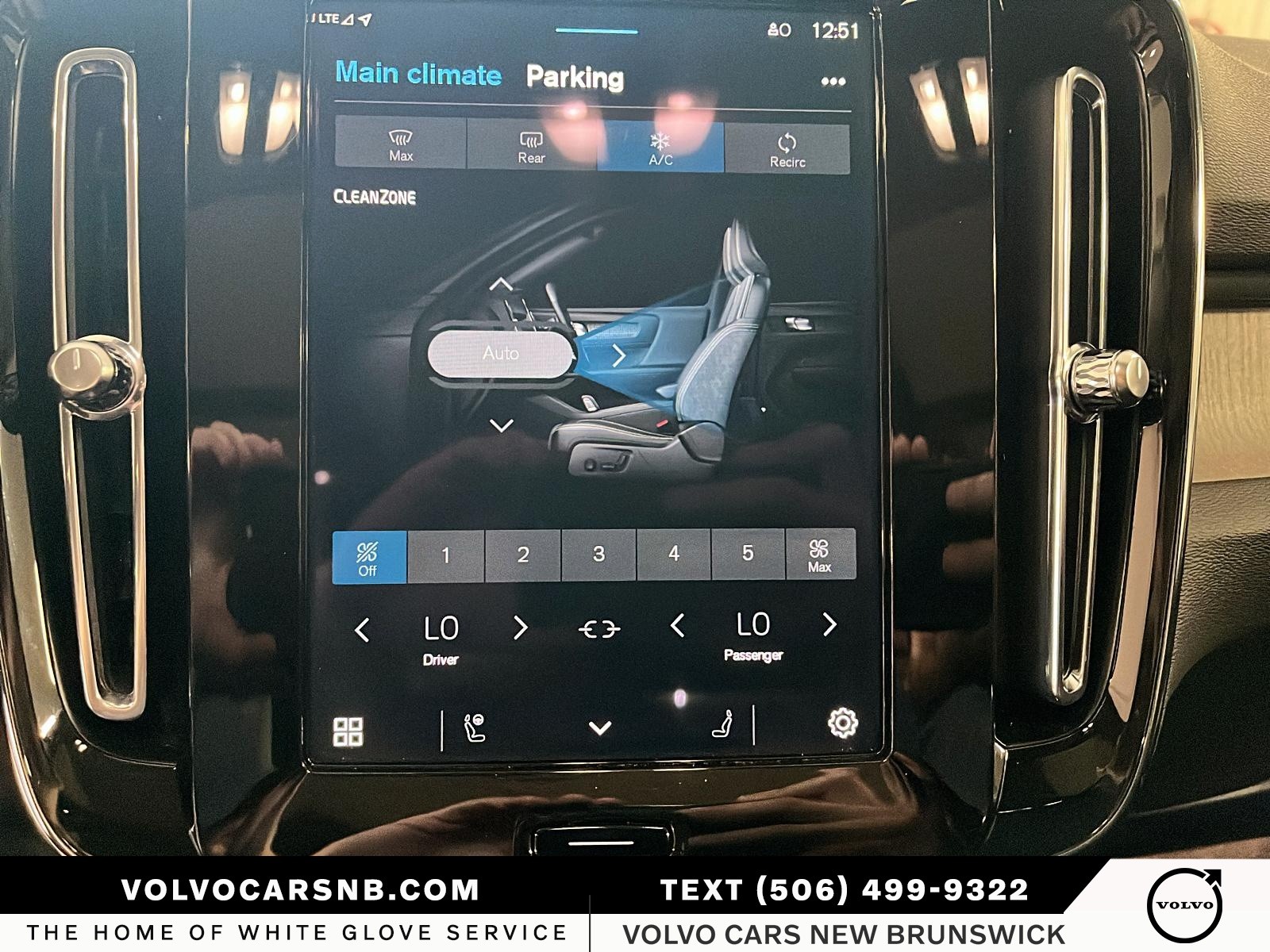 2025 Volvo XC40 B5 Plus Dark Theme