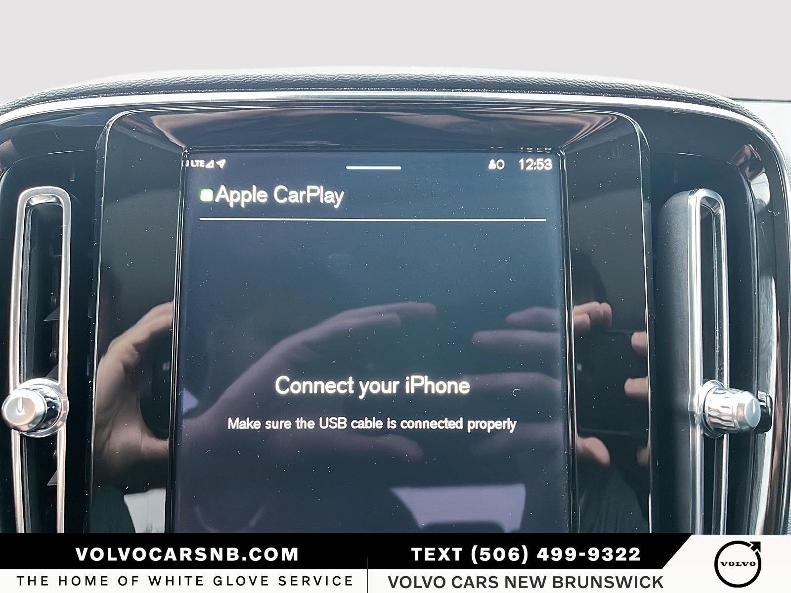 2025 Volvo XC40 B5 Plus Dark Theme