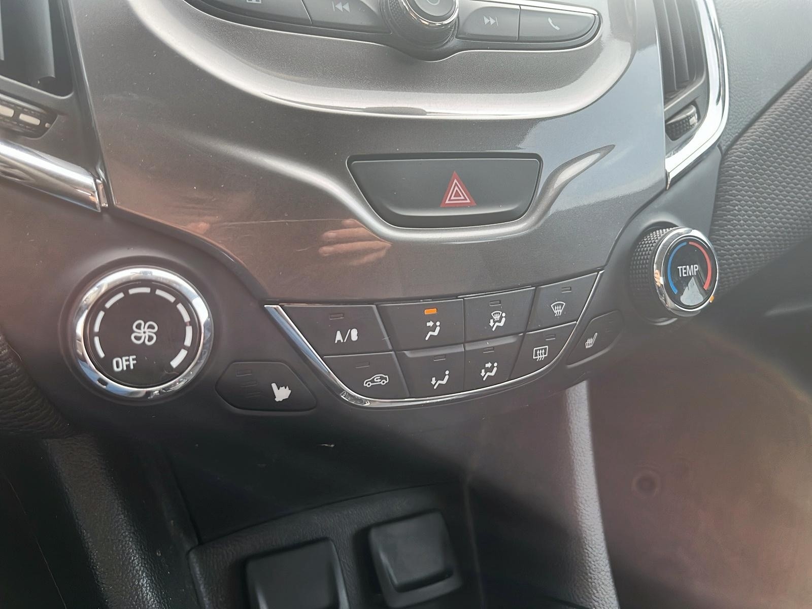 2017 Chevrolet Cruze LT Auto