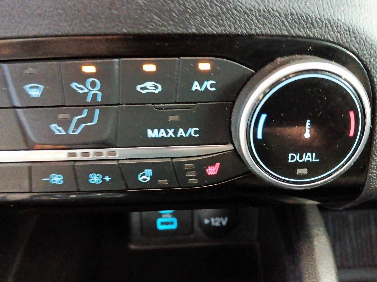2022 Ford Escape SE Hybrid