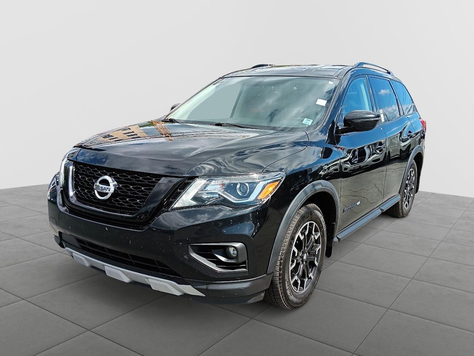2019 Nissan Pathfinder  SV Tech