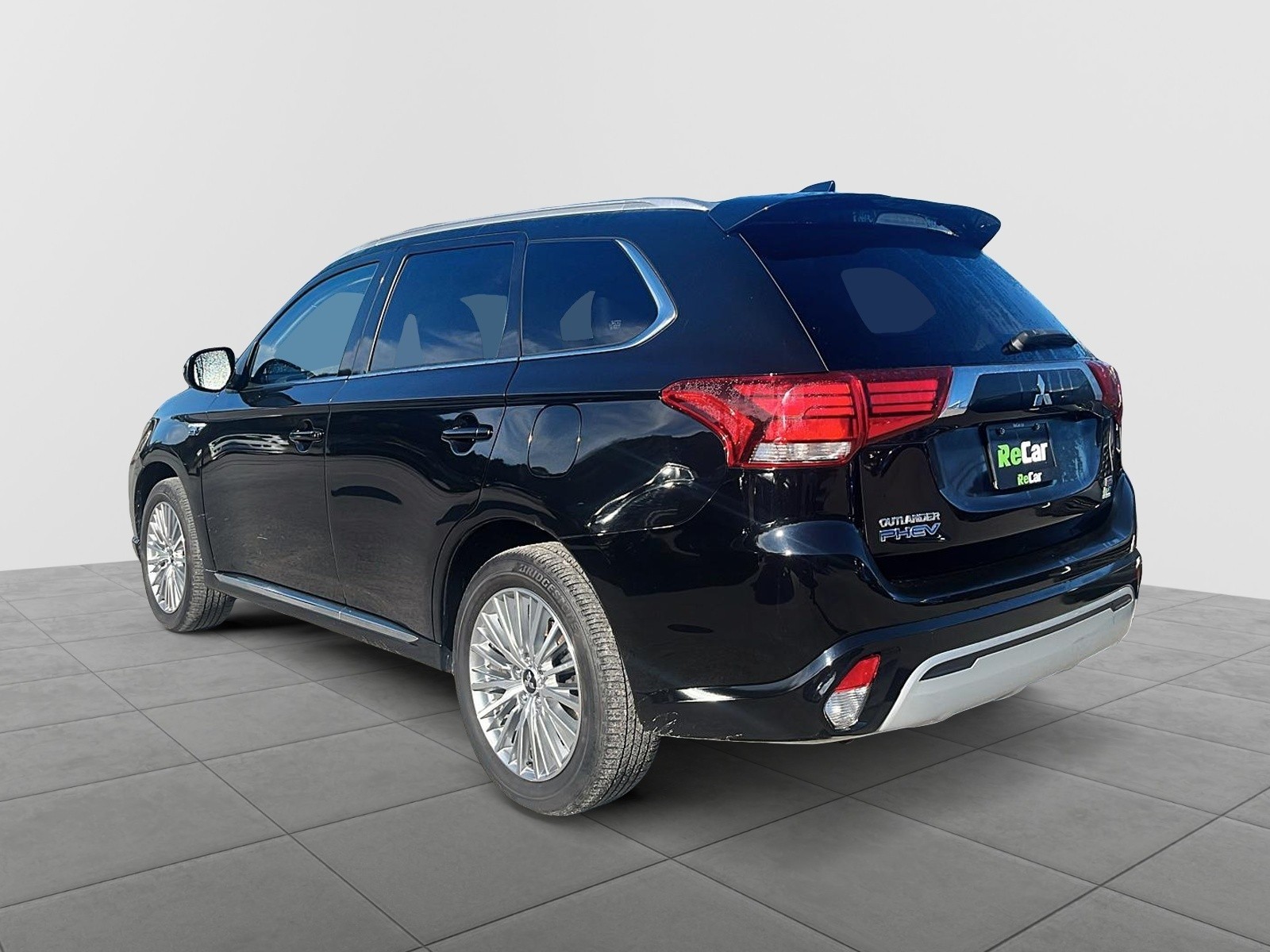 2020 Mitsubishi Outlander Plug-In Hybrid LE