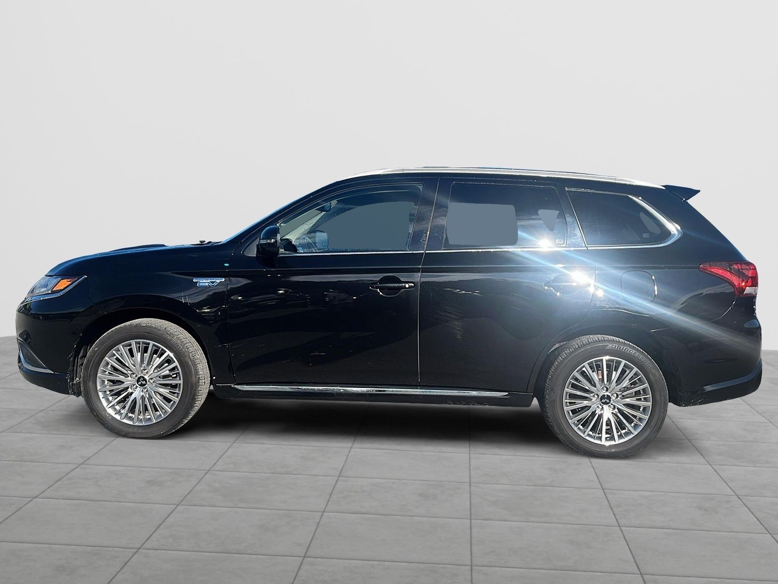 2020 Mitsubishi Outlander Plug-In Hybrid LE