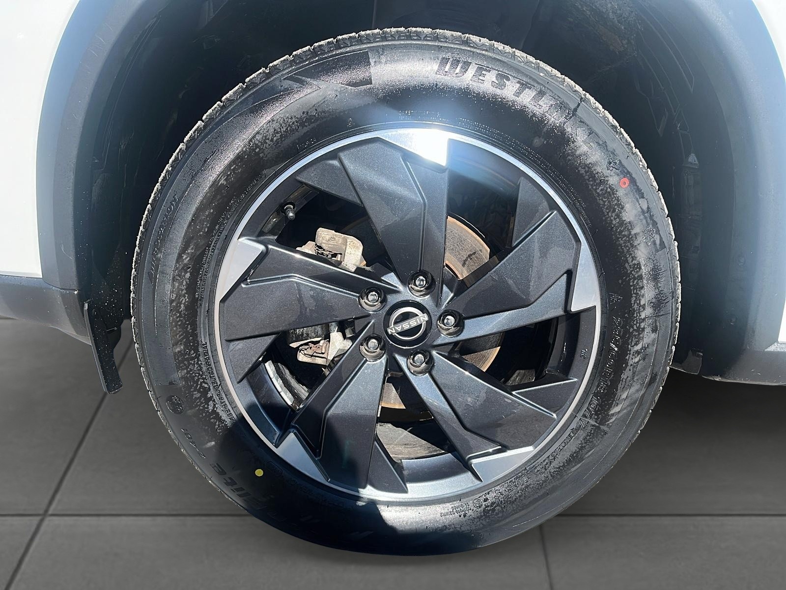 2024 Nissan Rogue SV Moonroof