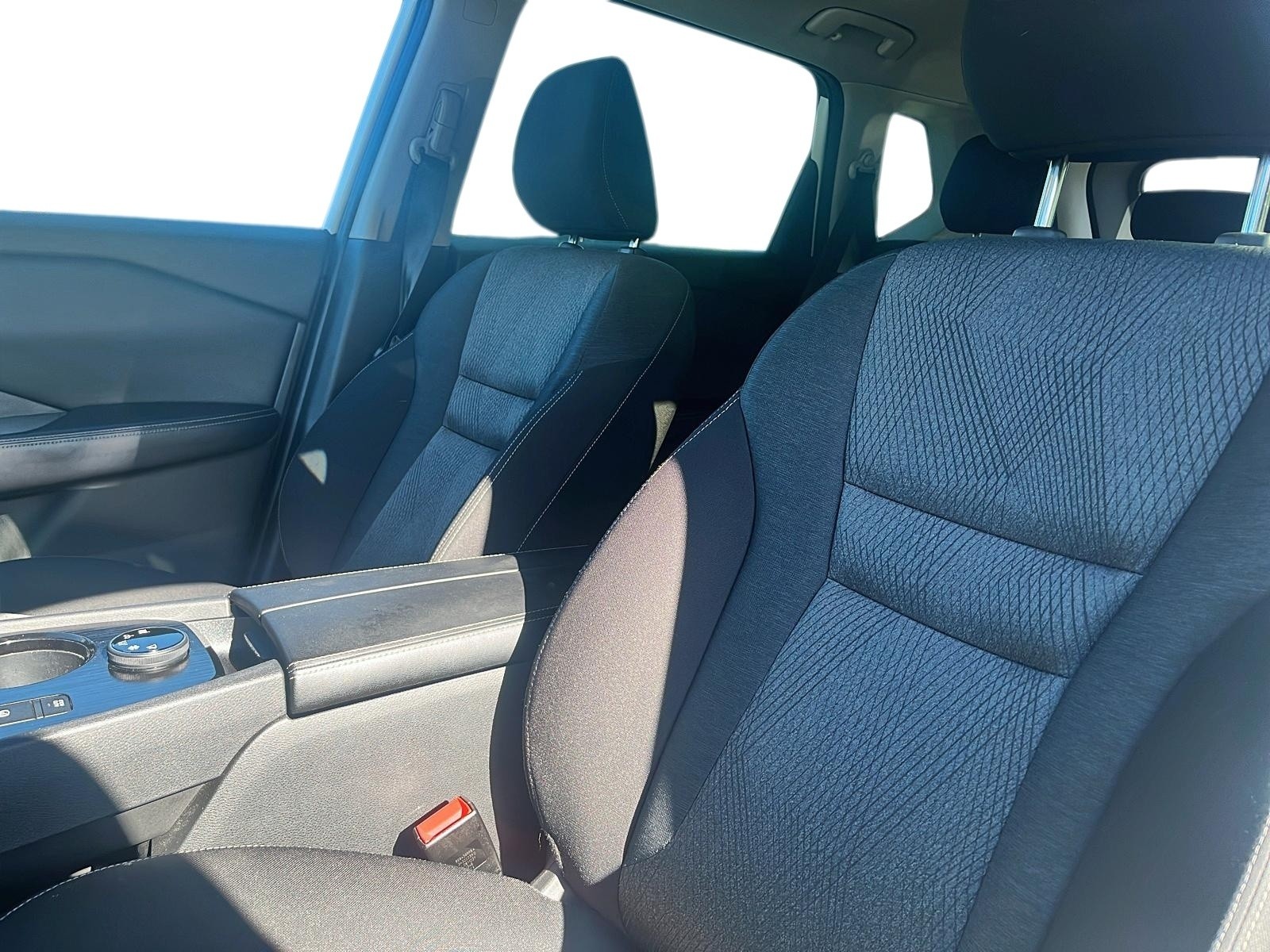 2024 Nissan Rogue SV Moonroof