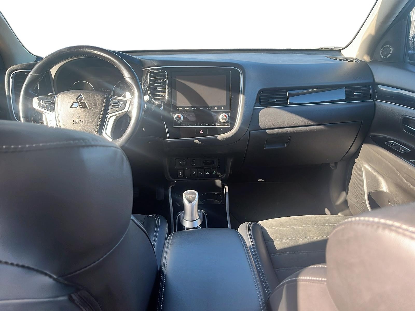 2020 Mitsubishi Outlander Plug-In Hybrid LE