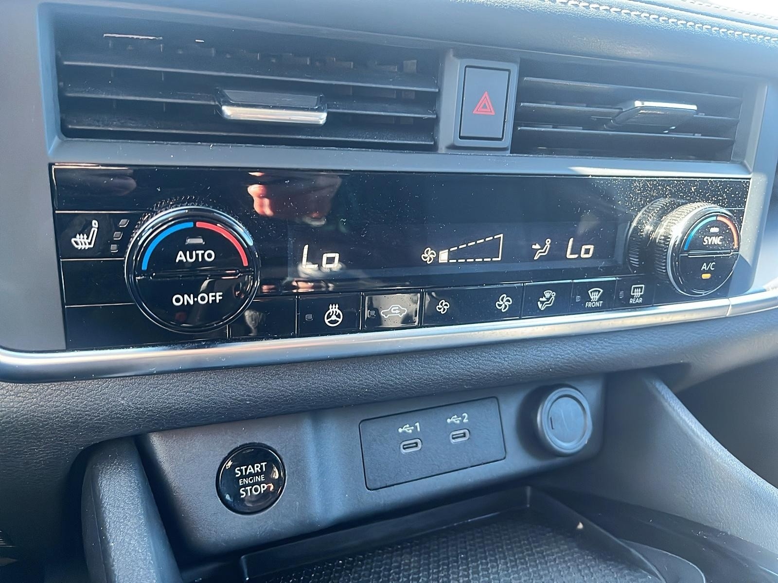 2024 Nissan Rogue SV Moonroof