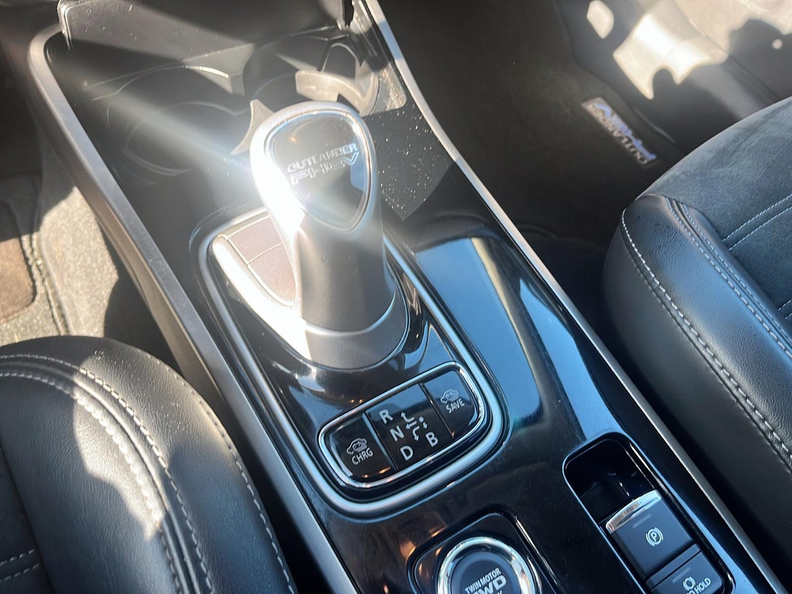 2020 Mitsubishi Outlander Plug-In Hybrid LE