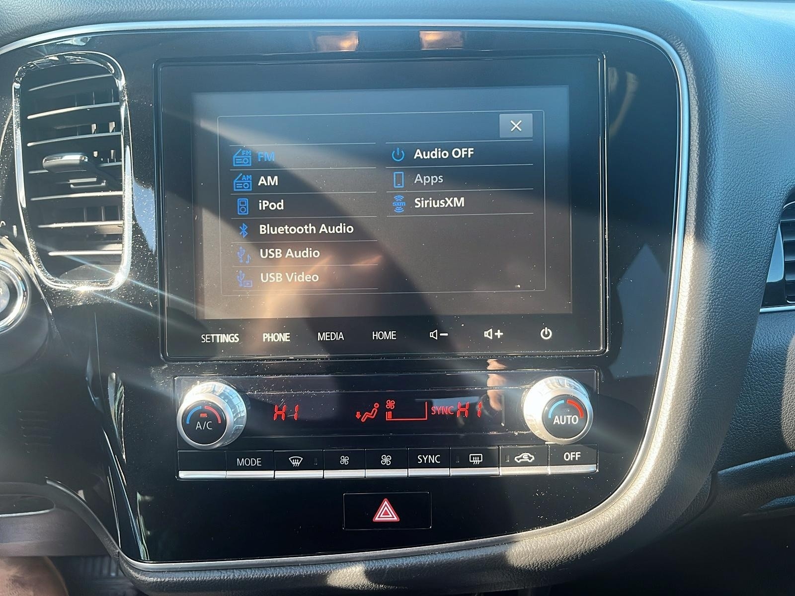 2020 Mitsubishi Outlander Plug-In Hybrid LE