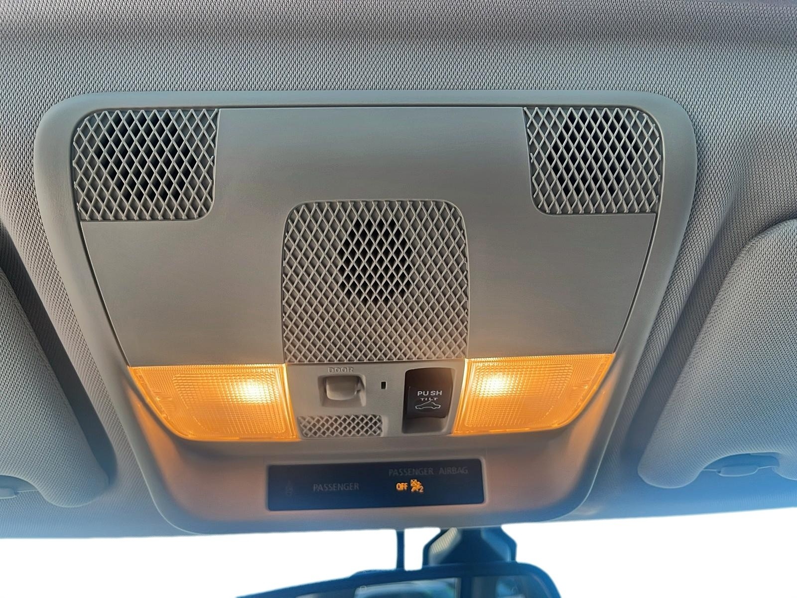 2020 Mitsubishi Outlander Plug-In Hybrid LE