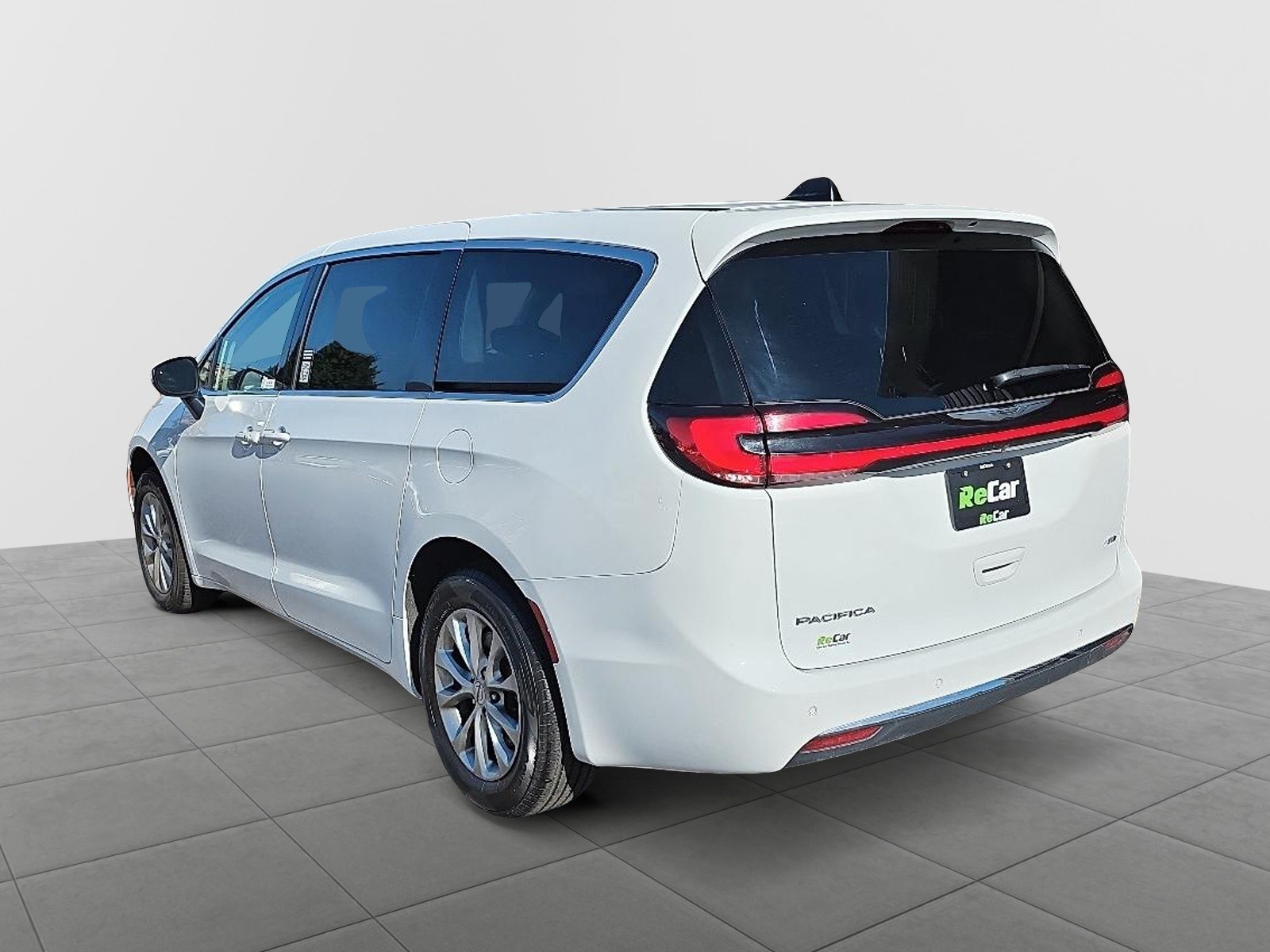 2023 Chrysler Pacifica Touring-L