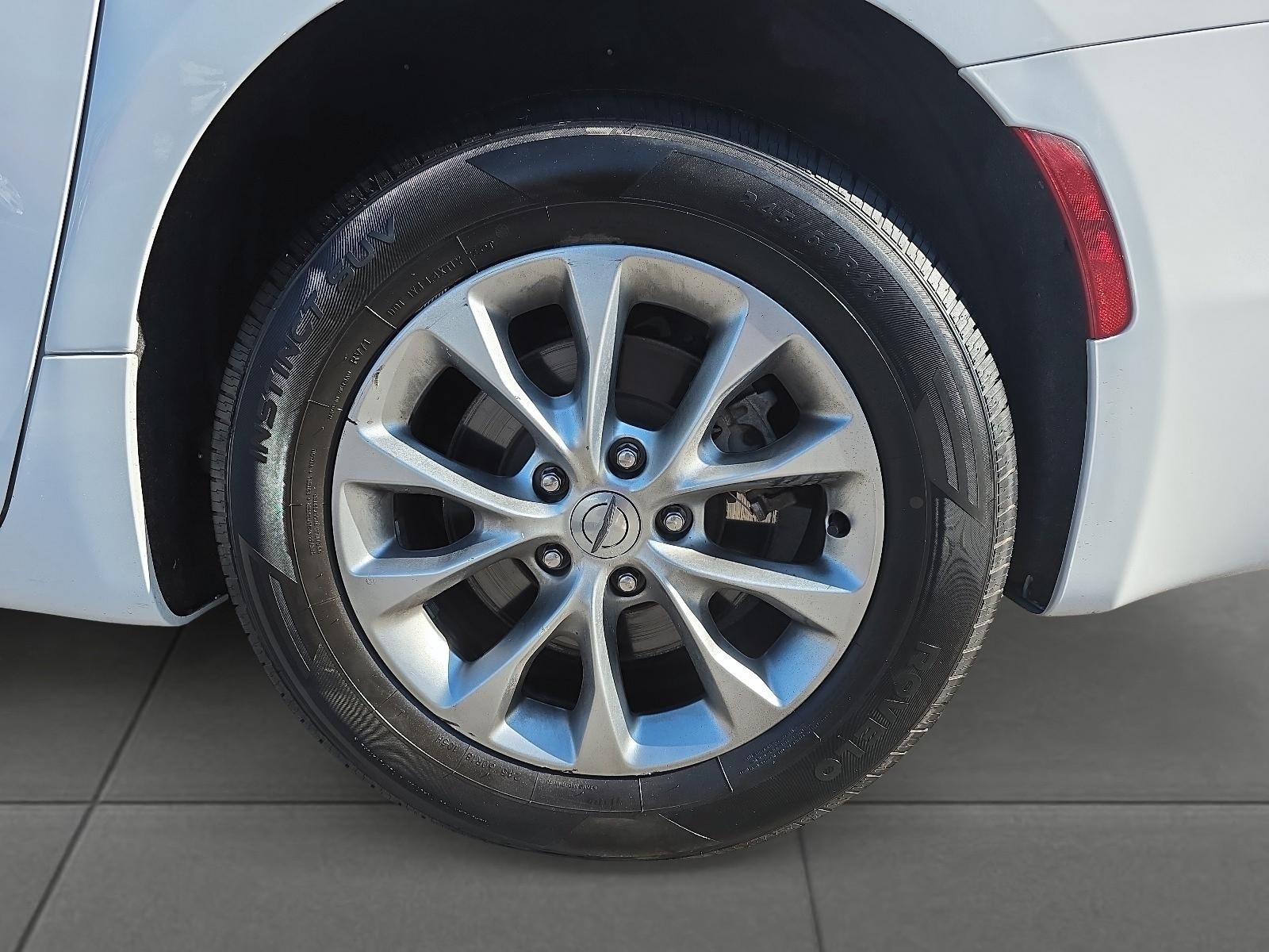 2023 Chrysler Pacifica Touring-L
