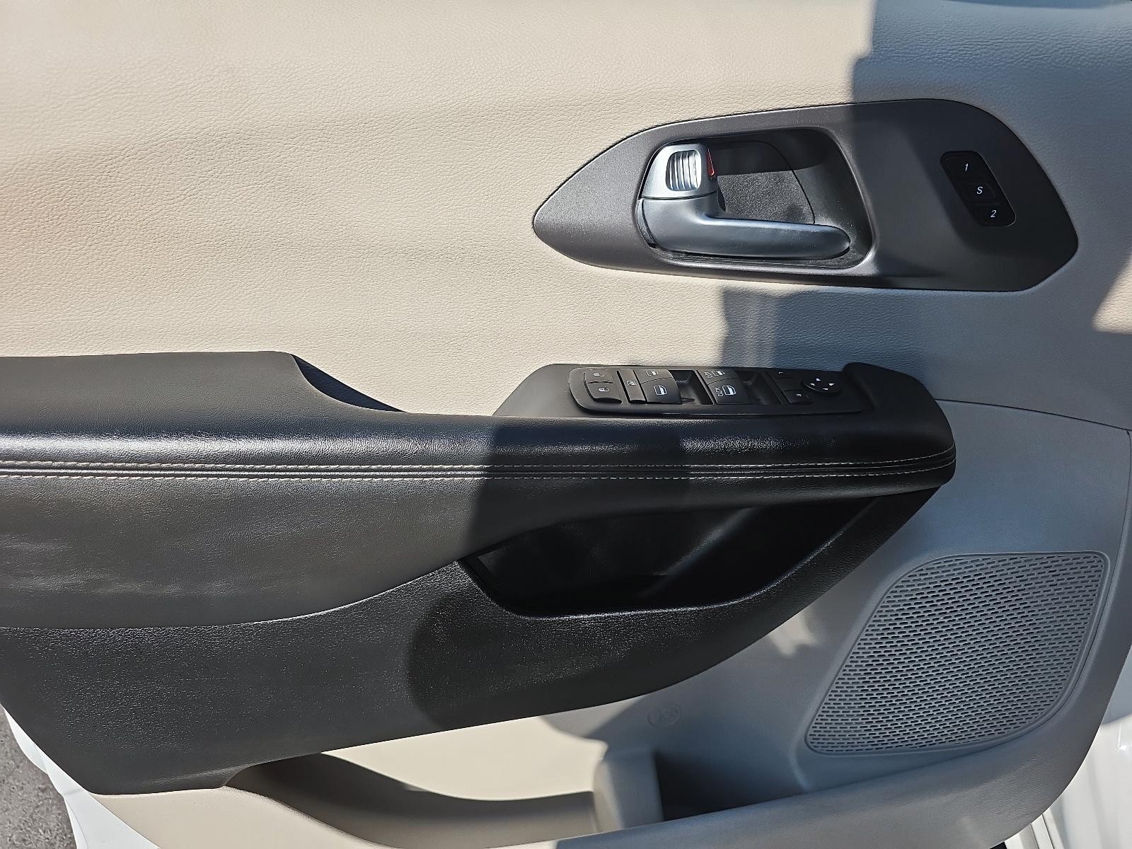 2023 Chrysler Pacifica Touring-L