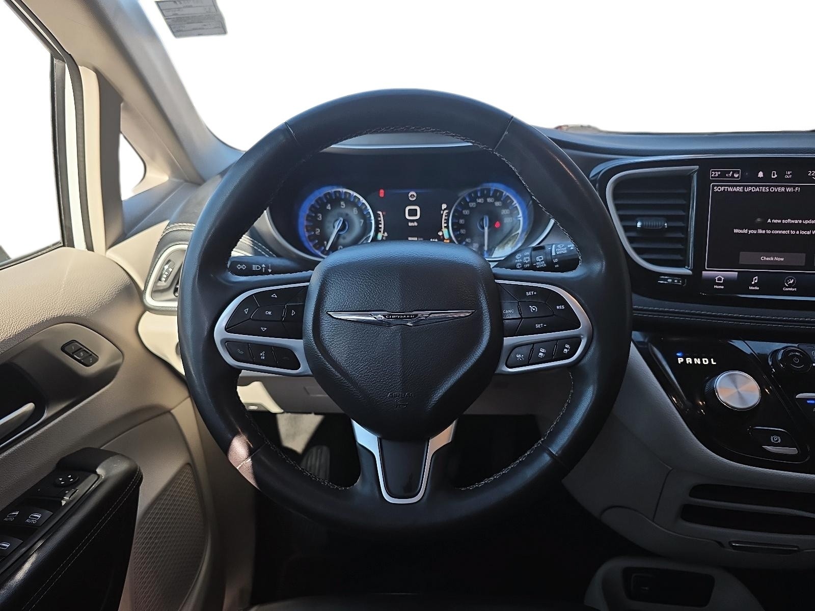 2023 Chrysler Pacifica Touring-L