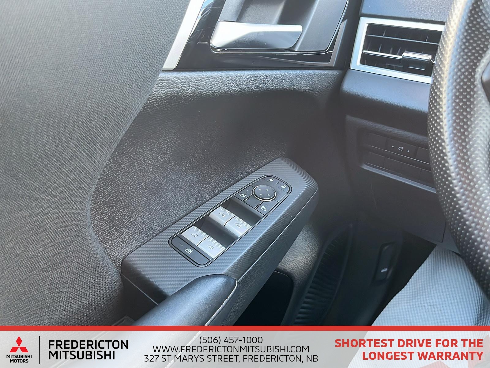 2024 Mitsubishi Outlander ES