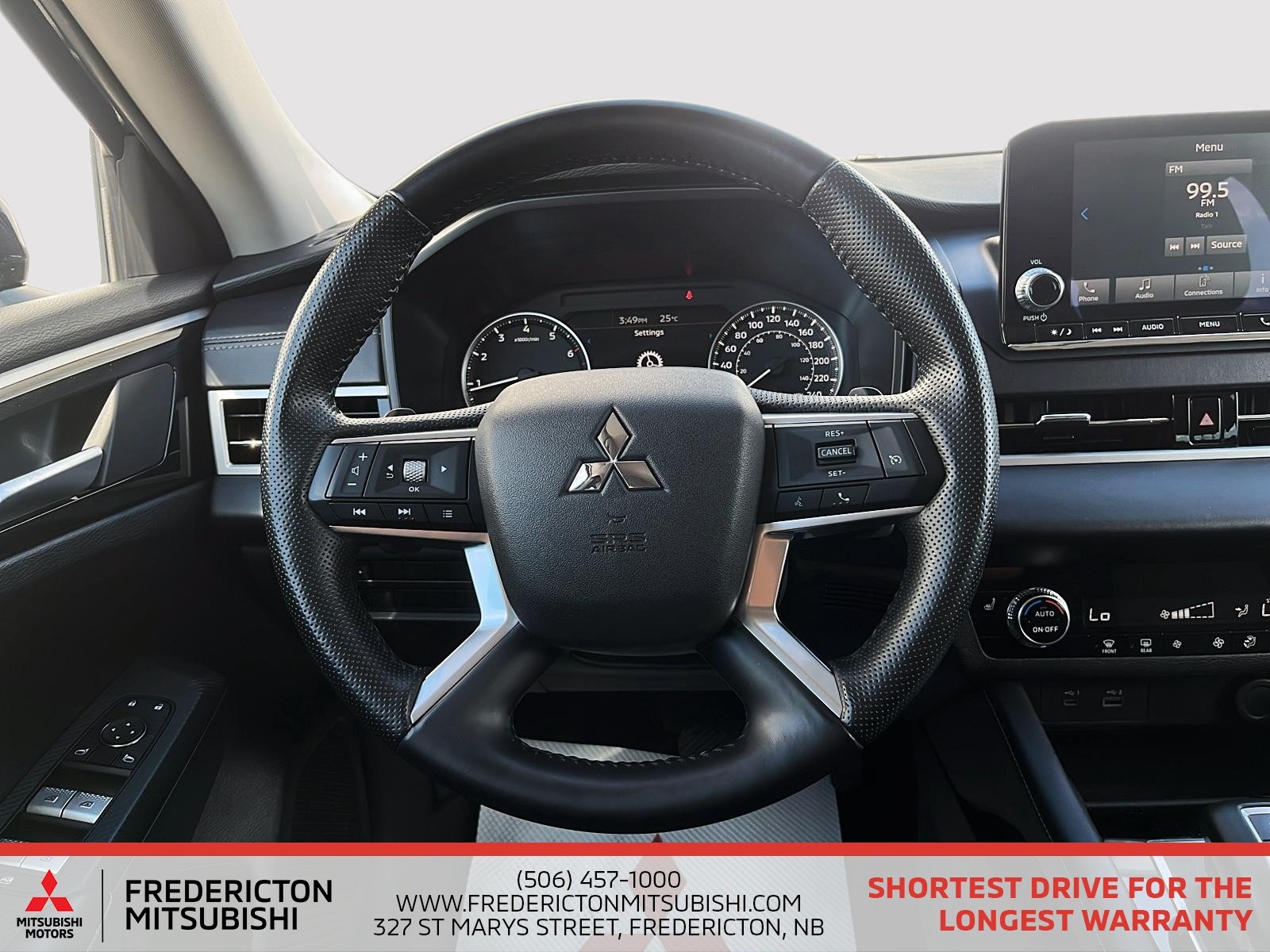 2024 Mitsubishi Outlander ES