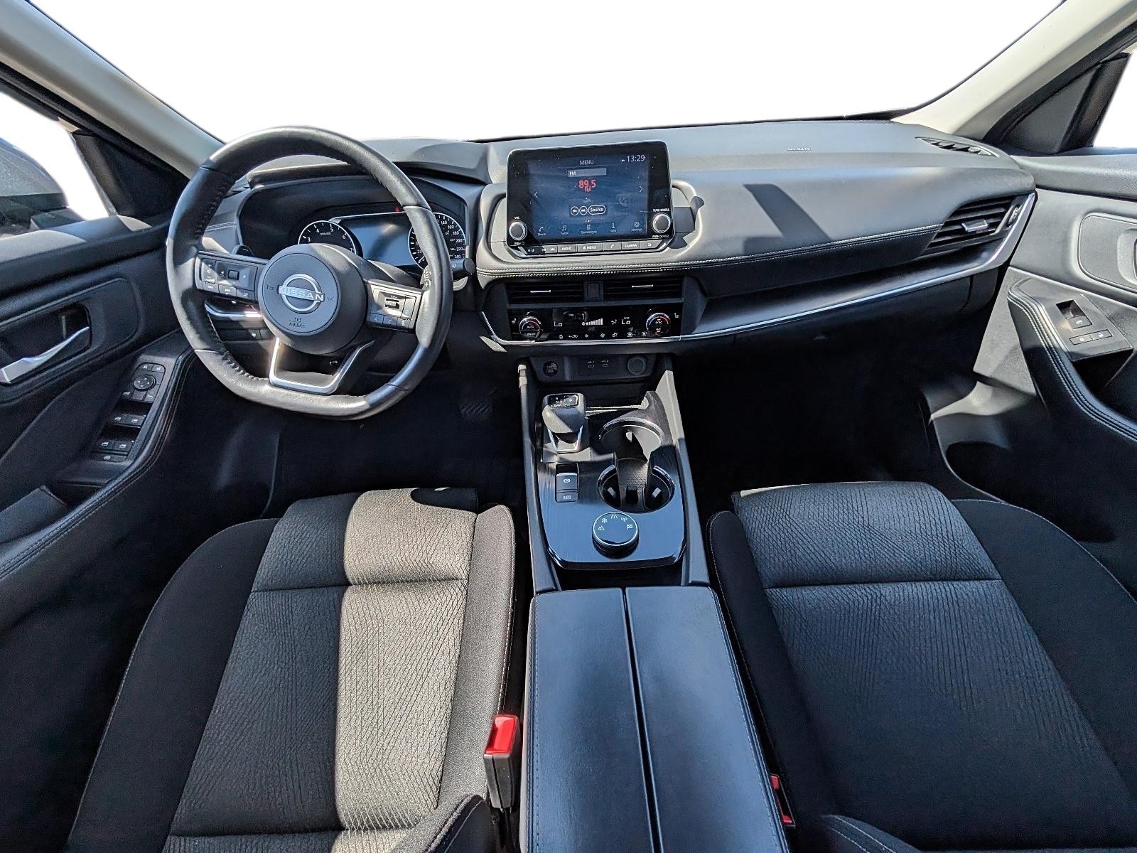 2024 Nissan Rogue SV Moonroof