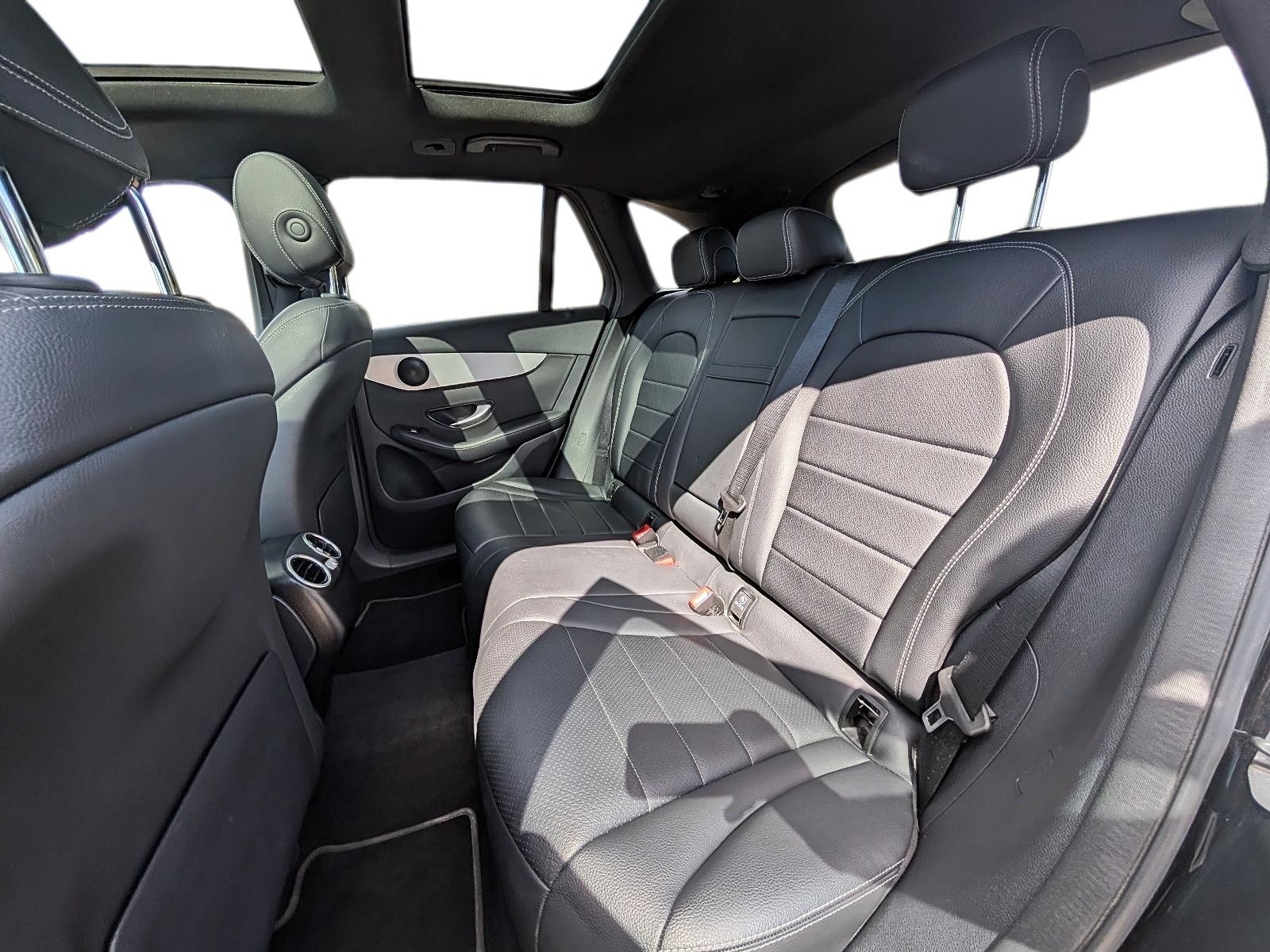 2022 Mercedes-Benz GLC 300 