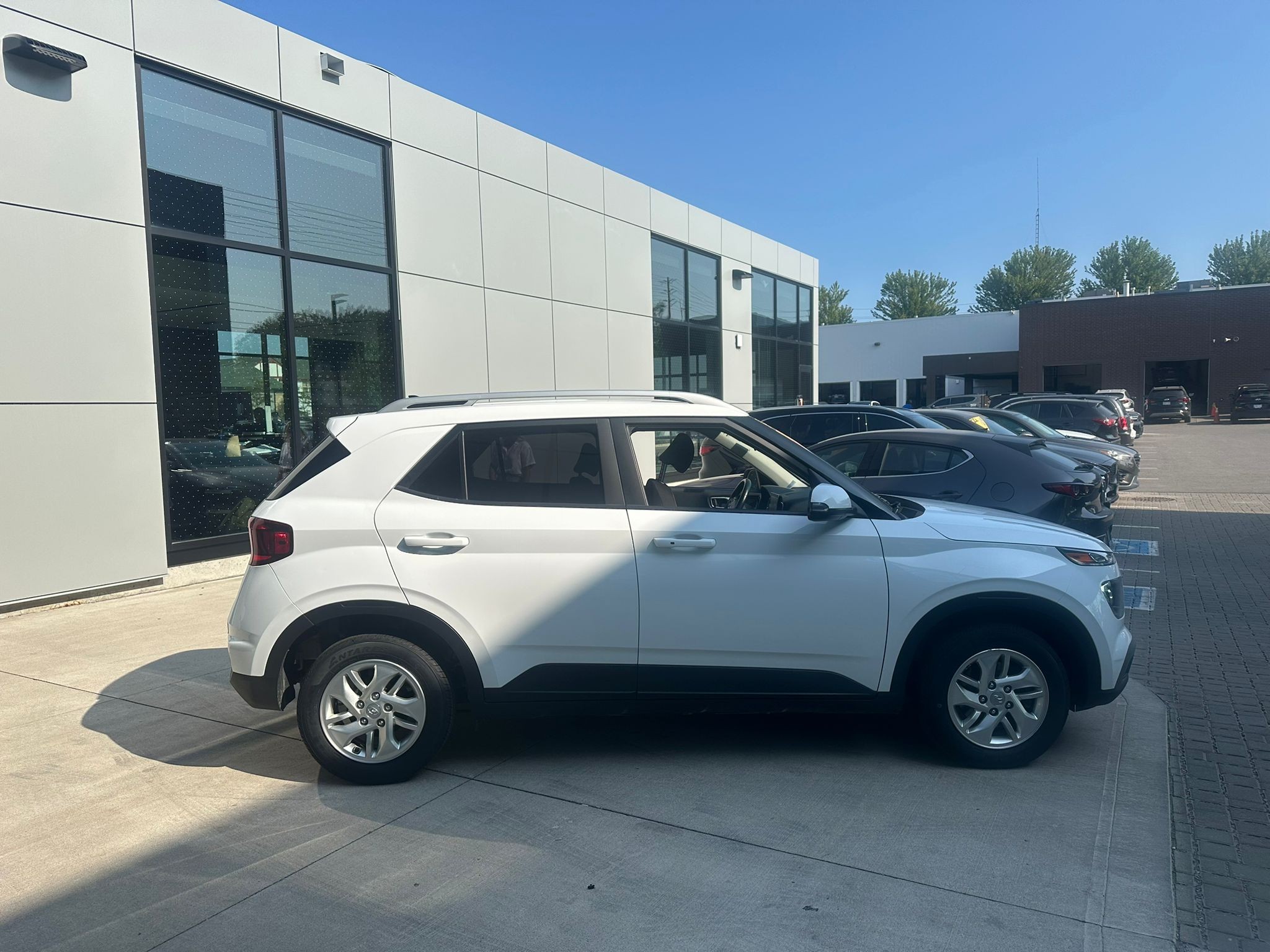 2022 White Hyundai Venue Trend FWD SUV