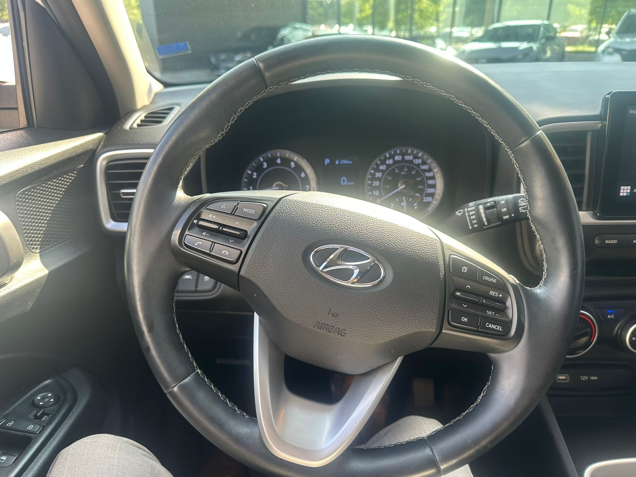2022 White Hyundai Venue Trend FWD SUV